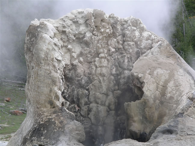 images/F-Giant Geyser.jpg